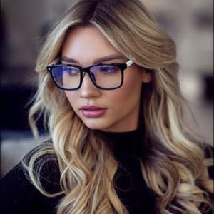 Prive Revaux The MVP Midnight Plum/Clear Glasses